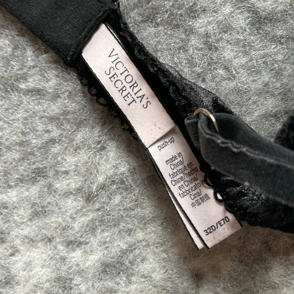 Victoria's Secret Dream Angels Lace Bra - Picture 15 of 15